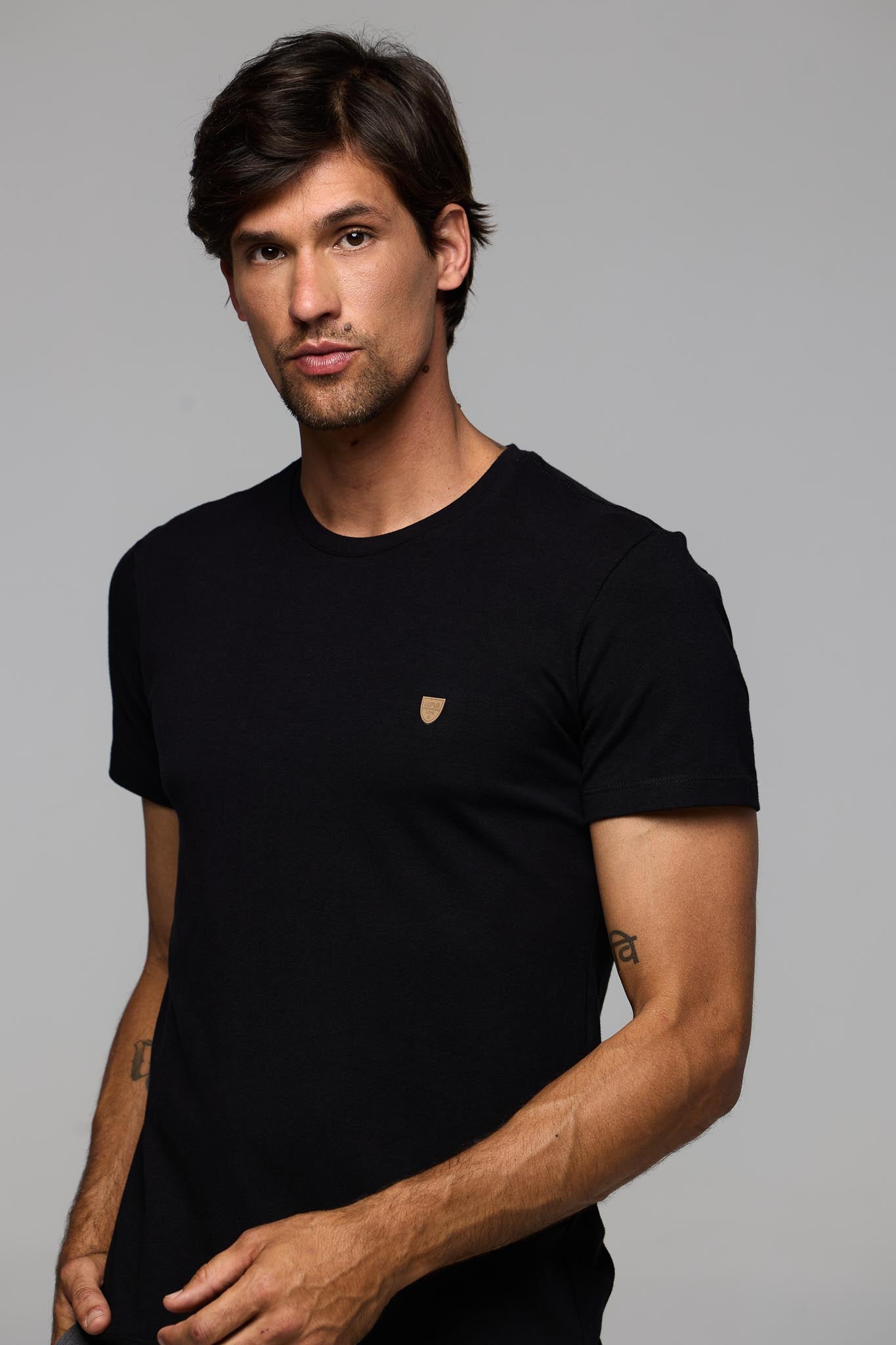 30002 T SHIRT BASICA COTTON MASC MC SLIM FIT