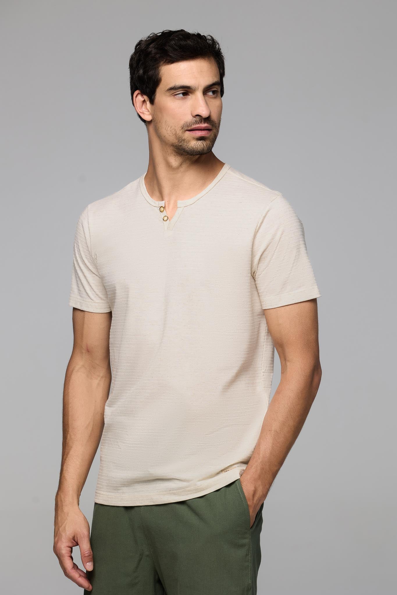 30227- CAMISETA GOLA V BOTÕES