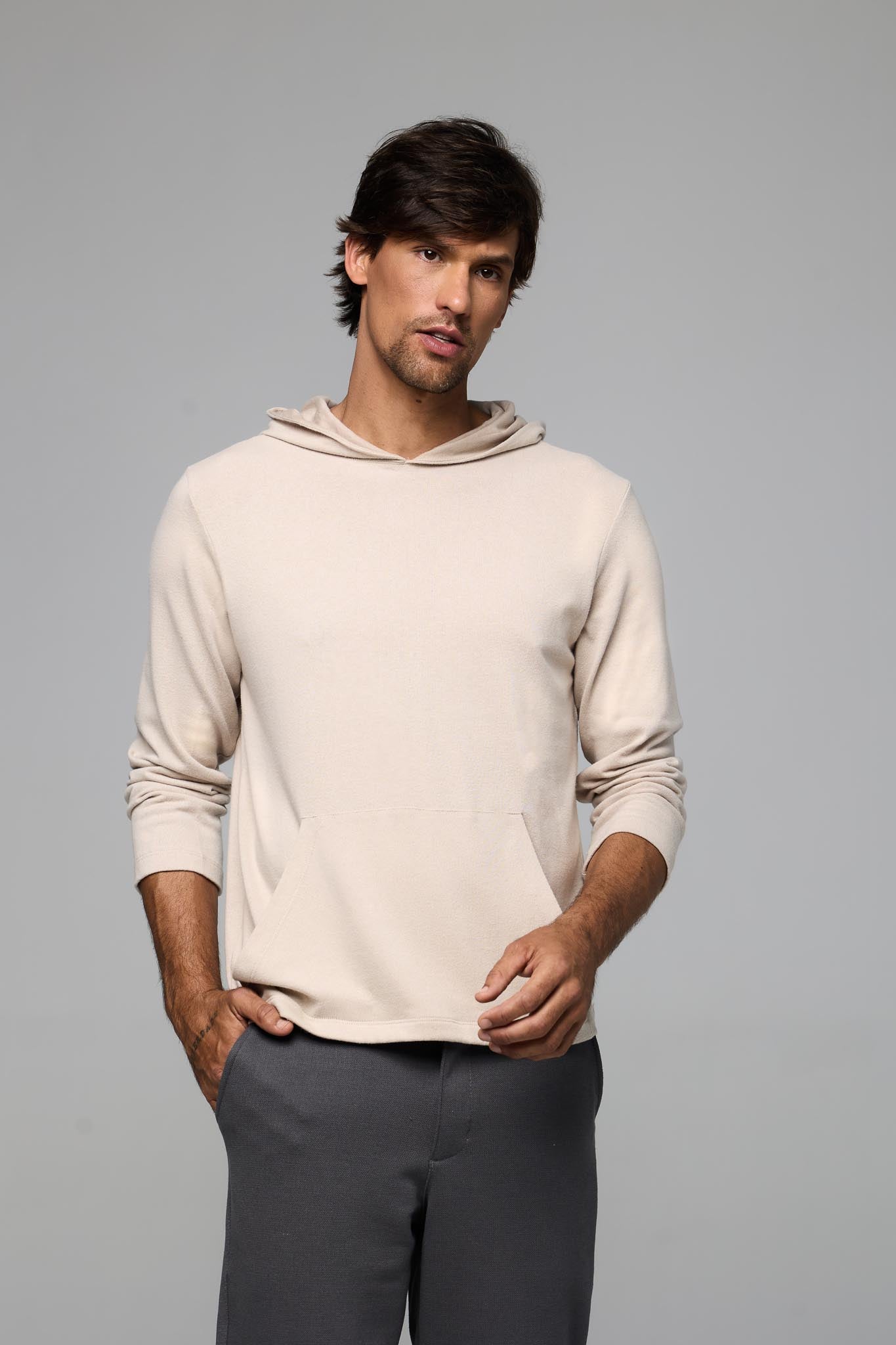 32014-CAMISETA M/L COM CAPUZ MALHA VERGE