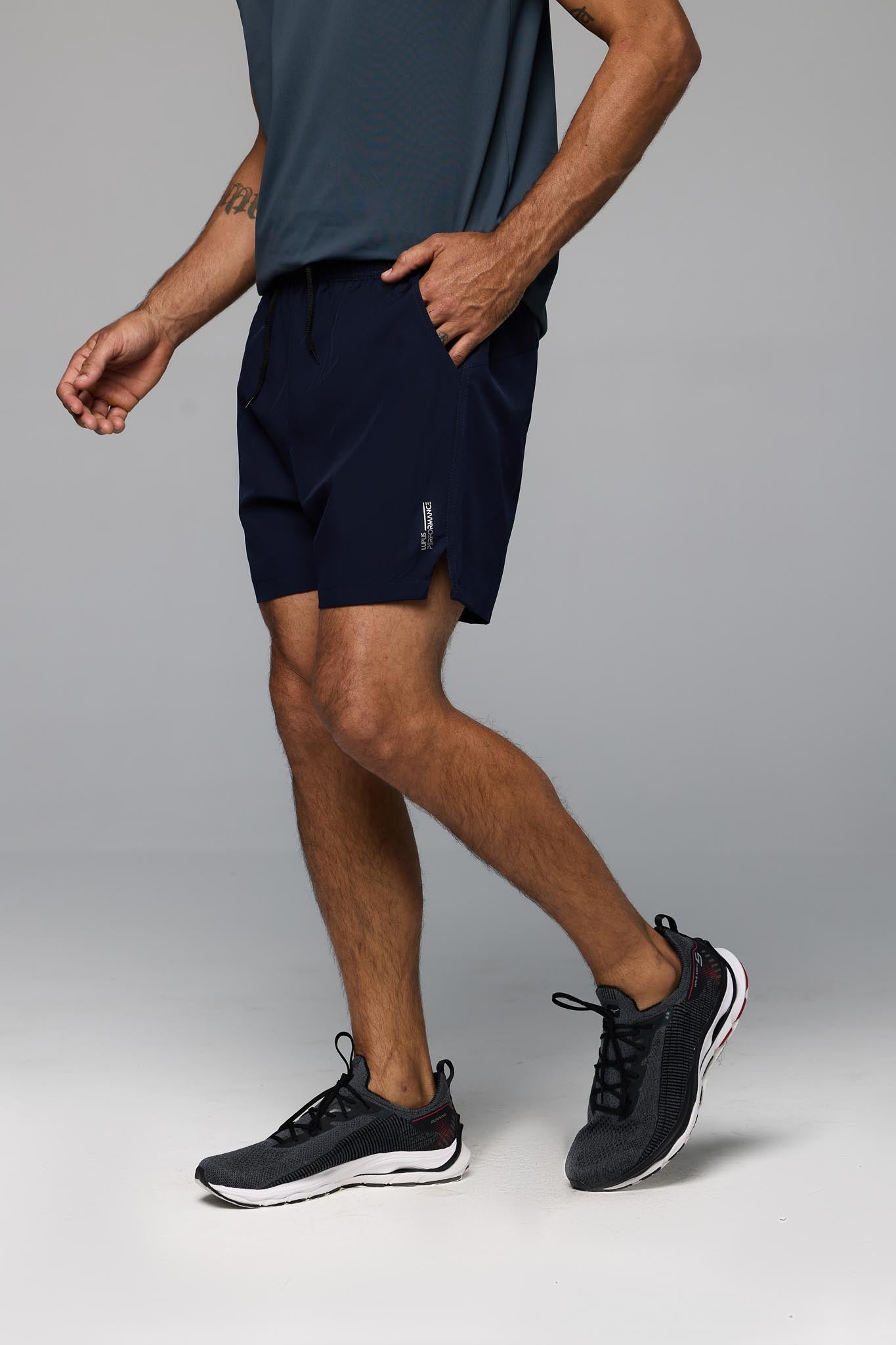 81048- SHORT BASICO MASC TACTEL